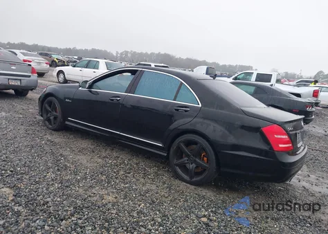 2008 Mercedes-Benz S 63 Amg z USA, uszkodzony, nr VIN WDDNG77X28A175942